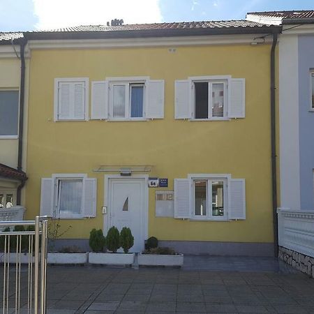 Haus Ella Apartment Novi Vinodolski Luaran gambar
