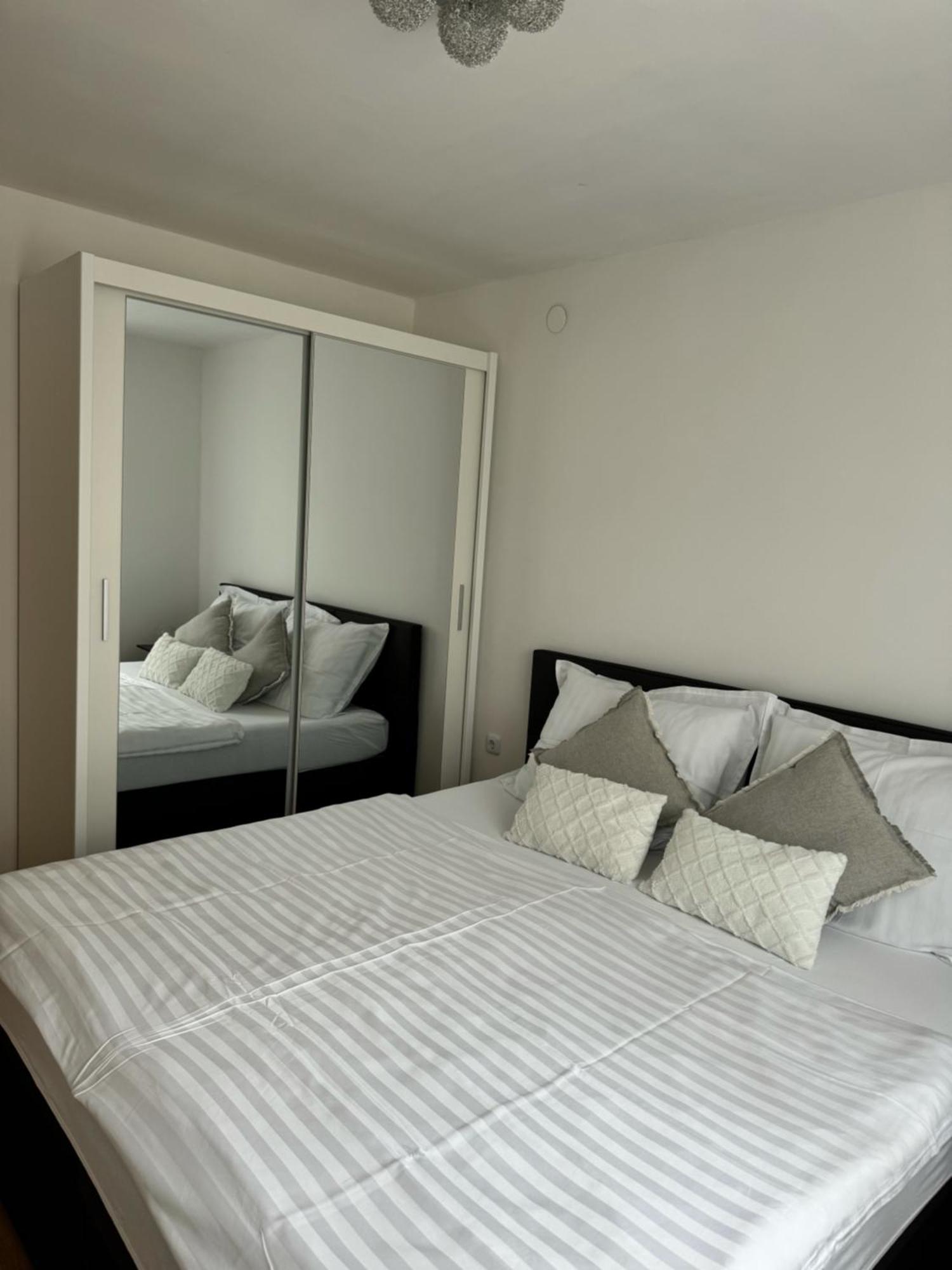 Haus Ella Apartment Novi Vinodolski Luaran gambar