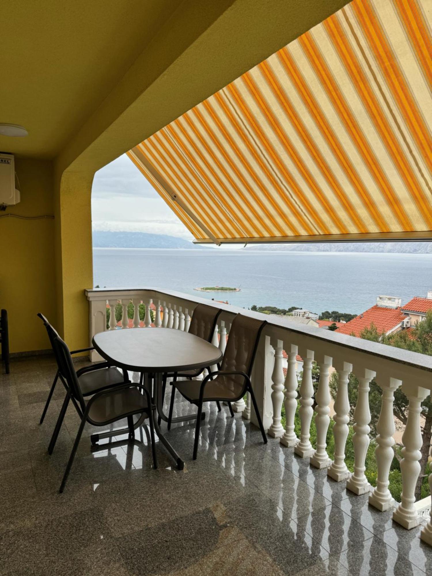 Haus Ella Apartment Novi Vinodolski Luaran gambar